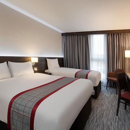 Ramada By Wyndham Leeds East Otel Dış mekan fotoğraf