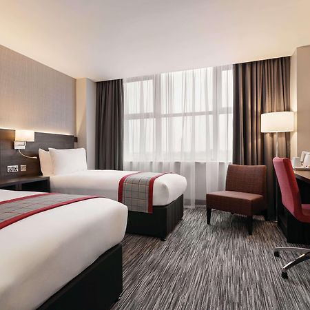 Ramada By Wyndham Leeds East Otel Dış mekan fotoğraf