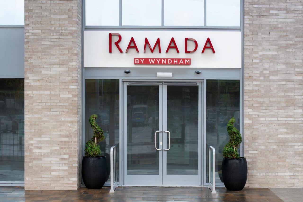 Ramada By Wyndham Leeds East Otel Dış mekan fotoğraf